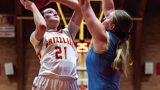 Blue Comets’ shooters catch fire against Labette County