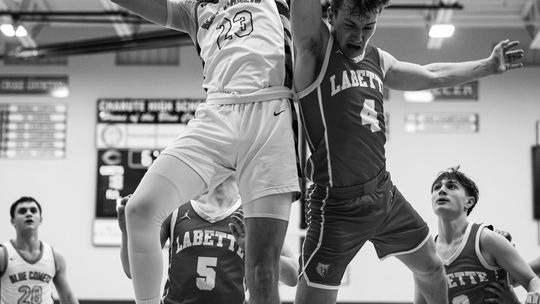 Chanute stays hot, blasts Grizzlies in SEK League play