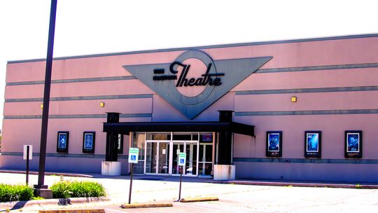 City commission considers incentives for new theater owner