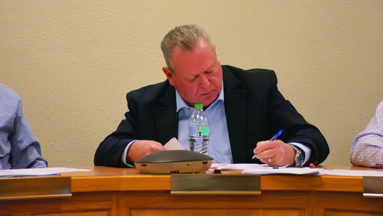 Great Plains Development Authority signs solar project agreement, talks Deep Fission