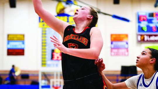Labette County keeps Vikings’ dauber down with surge