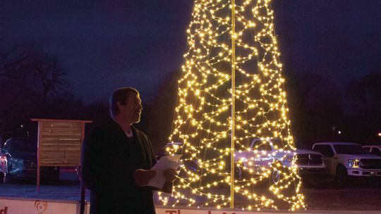 Lights of Life Memorial tree lighting recognizes both darkness and light in grief