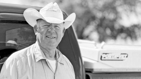 SEK farmer challenges Schmidt for 2nd District seat