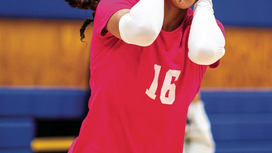 Vikings sweep senior night