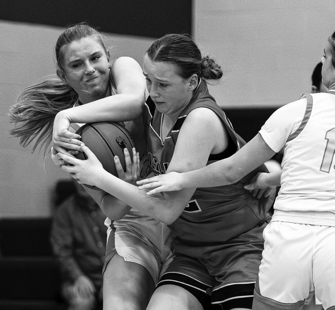 Blue Comets blow by Labette County in second half Blue Comets blow by Labette County in second half