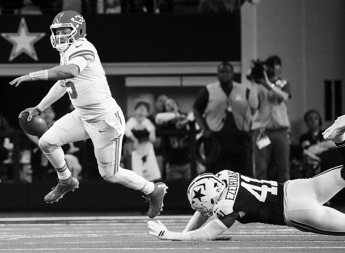 Chiefs on the brink after loss to Cowboys Chiefs on the brink after loss to Cowboys