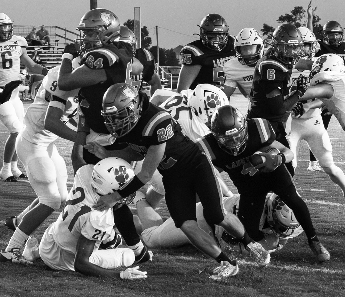 Grizzlies bounce back, blast Fort Scott