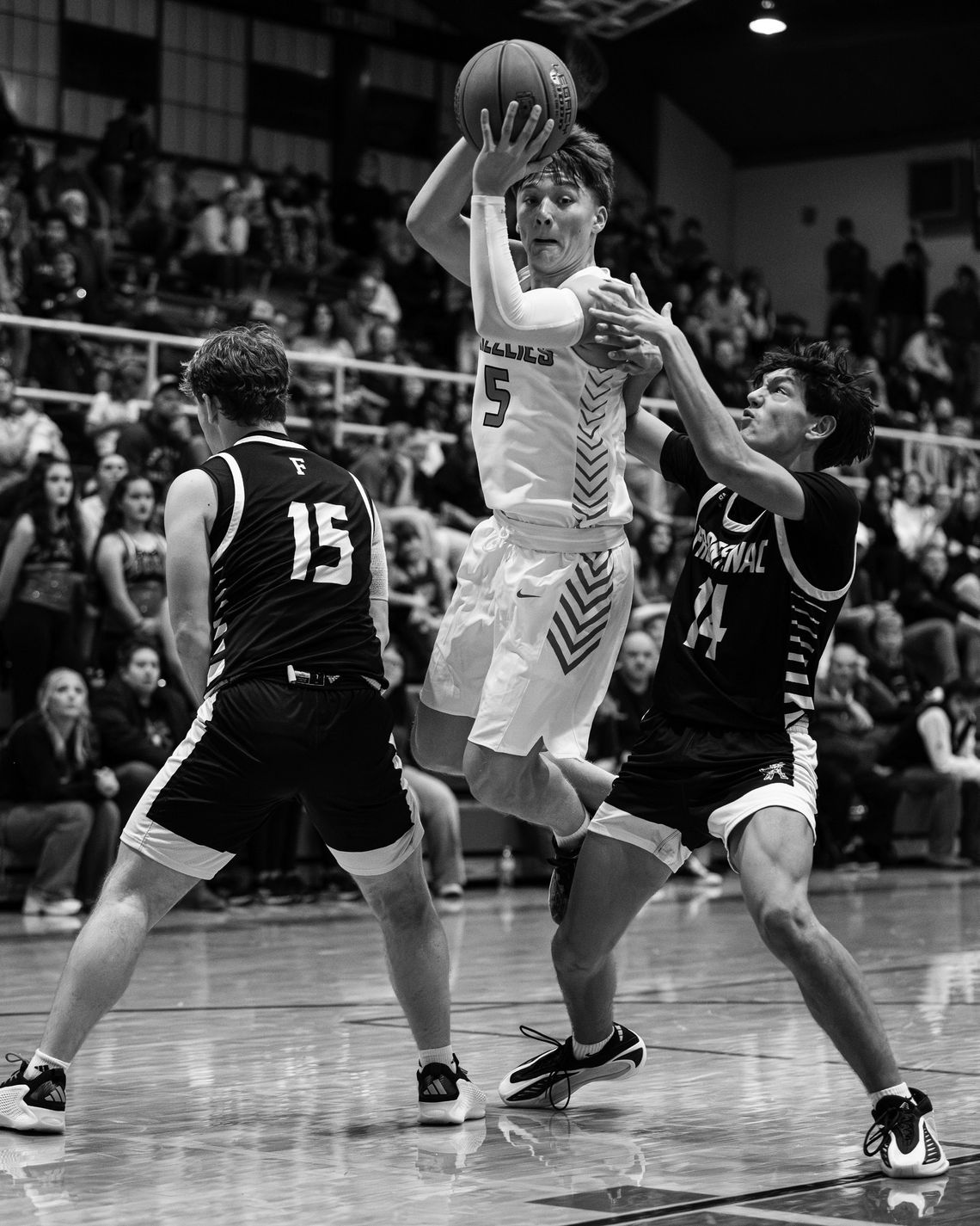 Labette County escapes late miscues Labette County escapes late miscues