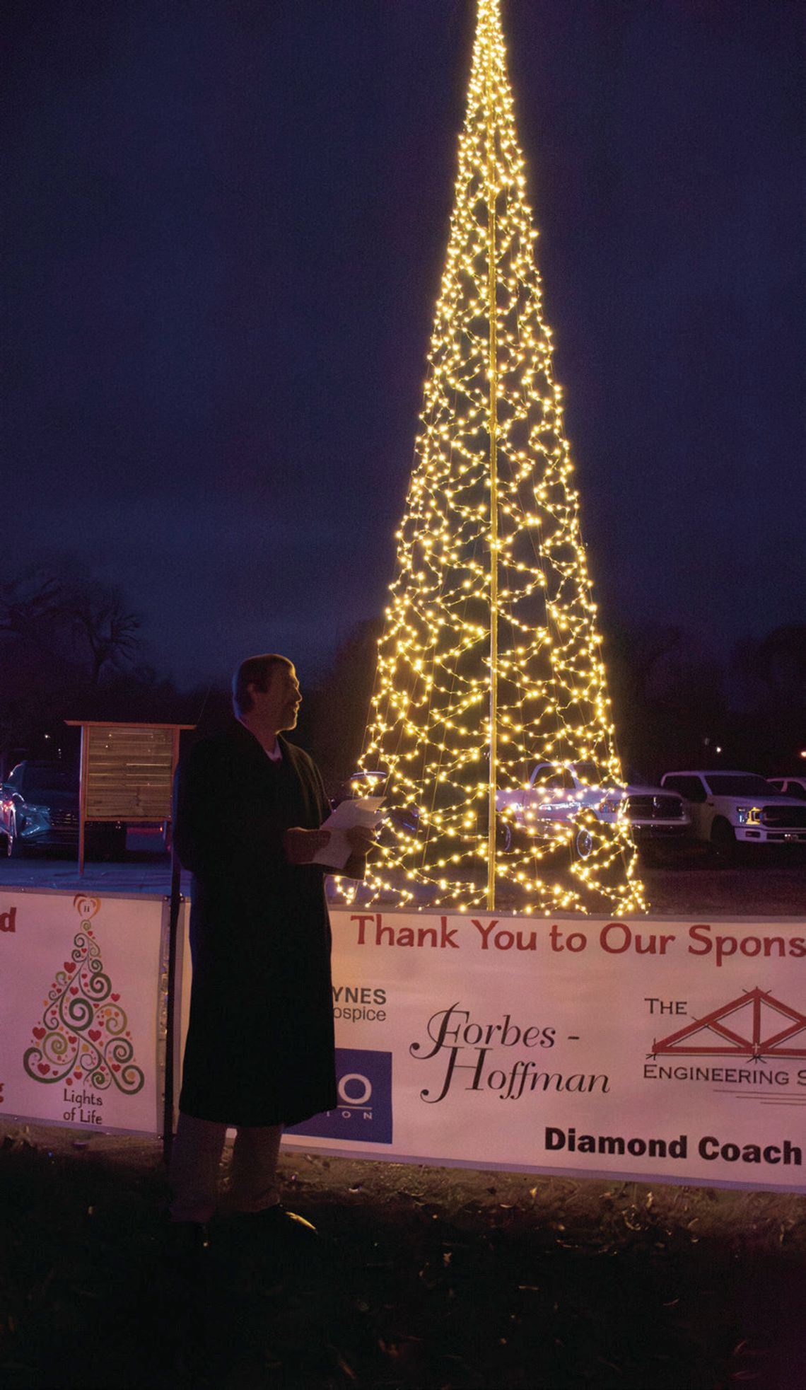 Lights of Life Memorial tree lighting recognizes both darkness and light in grief
