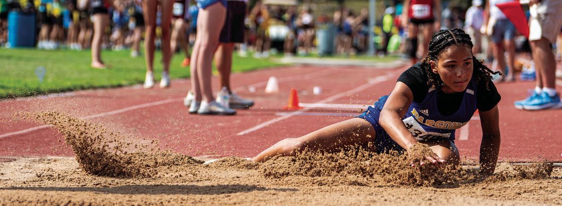 Robertson, Summers show out for Vikings at state track
