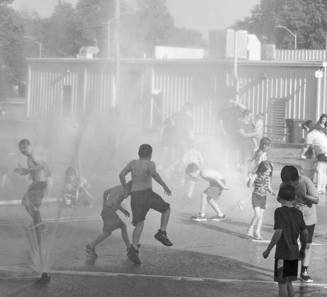 SUMMER READING WATER PLAY
